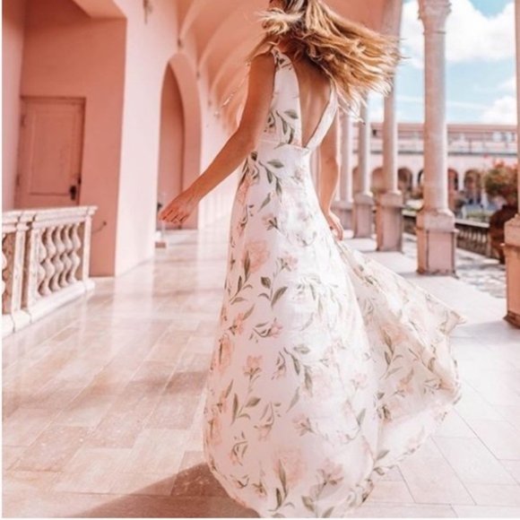 Lulus Dresses & Skirts - Lulu’s White Floral Print Maxi Dress